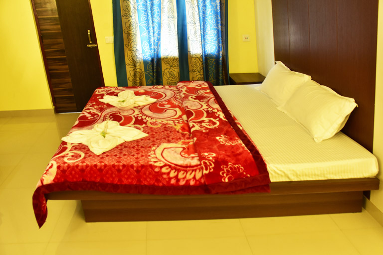 Double Bed Non Ac Deluxe